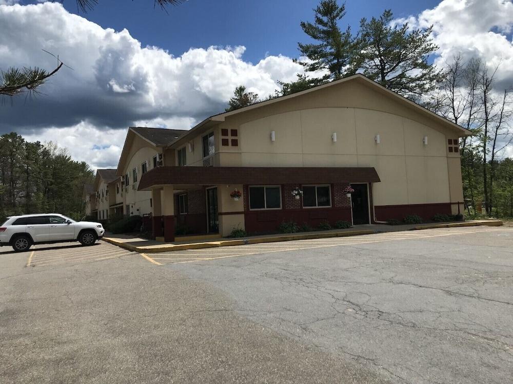 Super 8 By Wyndham Queensbury Glens Falls Buitenkant foto
